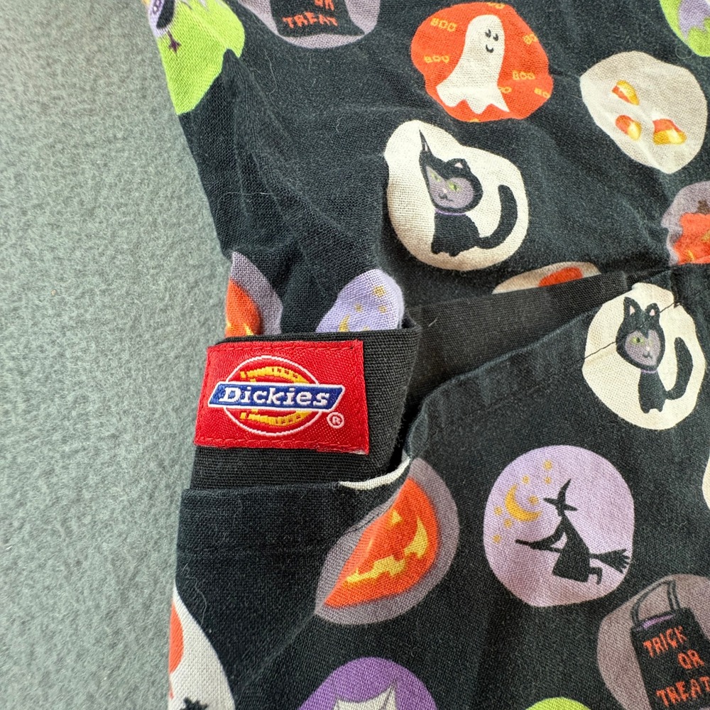 Dickies Halloween Scrub Top Womens Small Black Cat Pumpkin Ghost Cotton V-Small - Picture 3 of 9